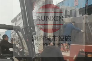 泰州三期公交候车亭第二车发货